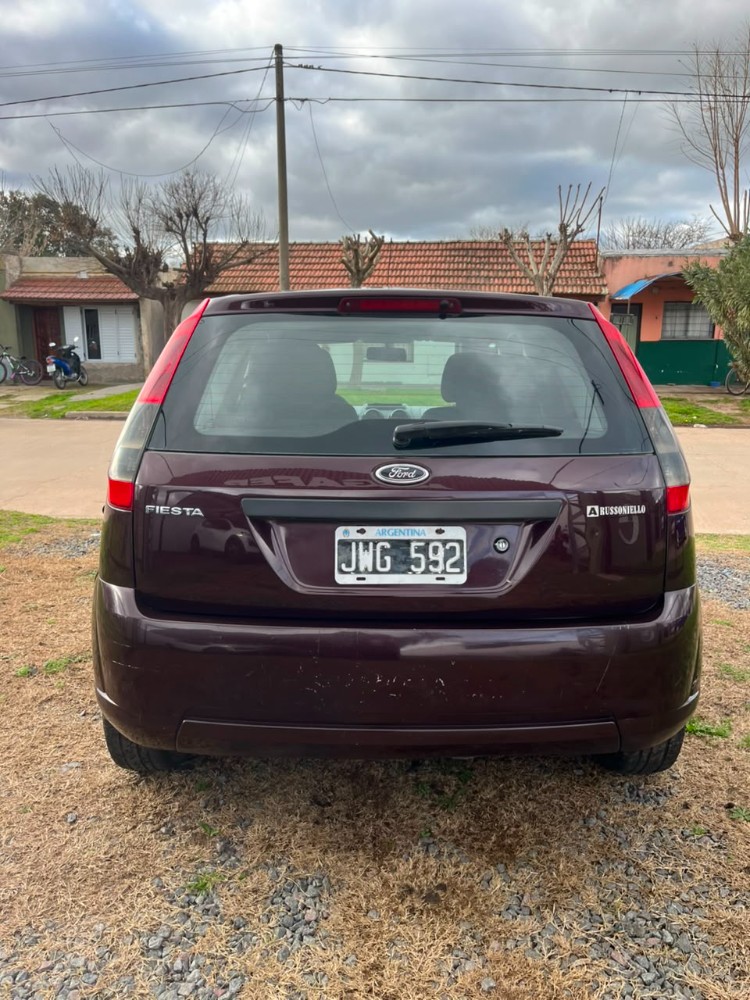 Ford FIESTA 5P 1,6 Edge Plus ABS One — foto 6